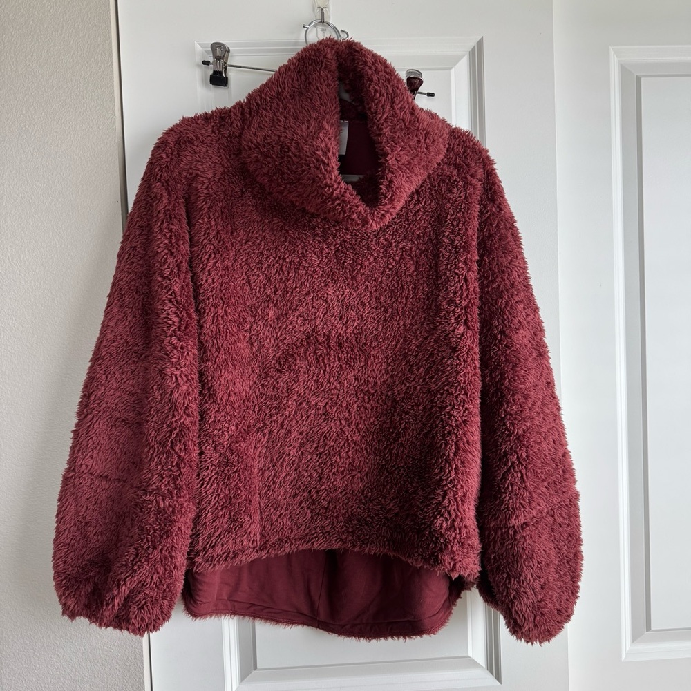 Lululemon Warm restore Sherpa Pullover